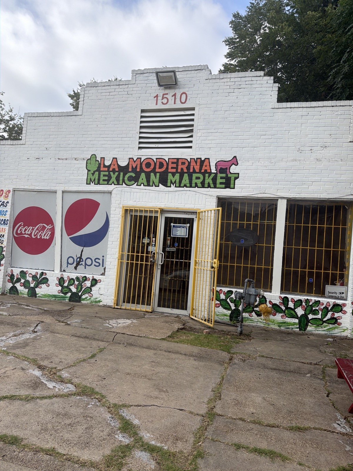La Moderna Mexican Cafe storefront at 1510 Morris St in West Dallas, near Trinity Groves